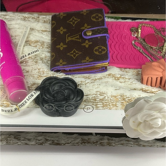 Hand painted LV wallets. 2 separate - Picture 4 of 16